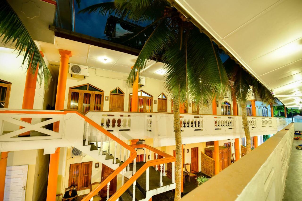 International Beach Hotel & Restaurant Hikkaduwa Εξωτερικό φωτογραφία