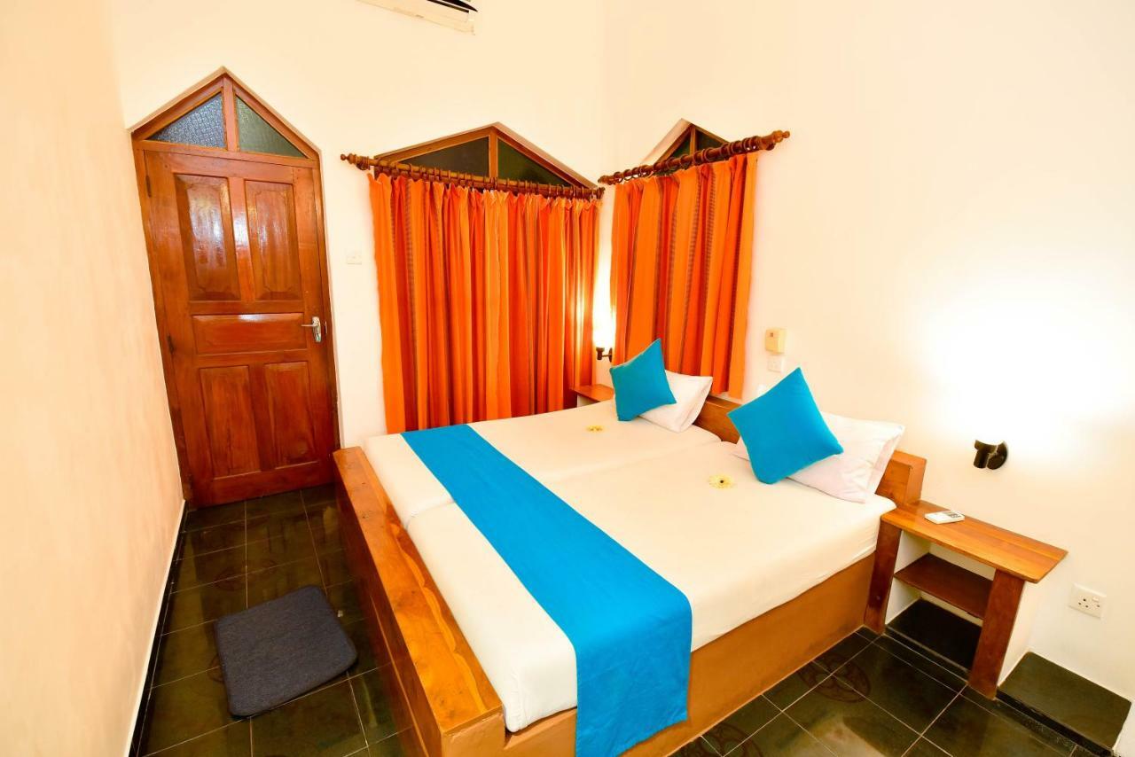 International Beach Hotel & Restaurant Hikkaduwa Εξωτερικό φωτογραφία